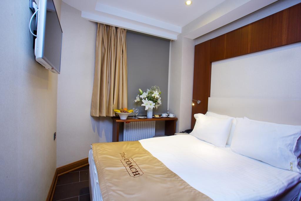 The Coach Hotel Istanbul Room photo