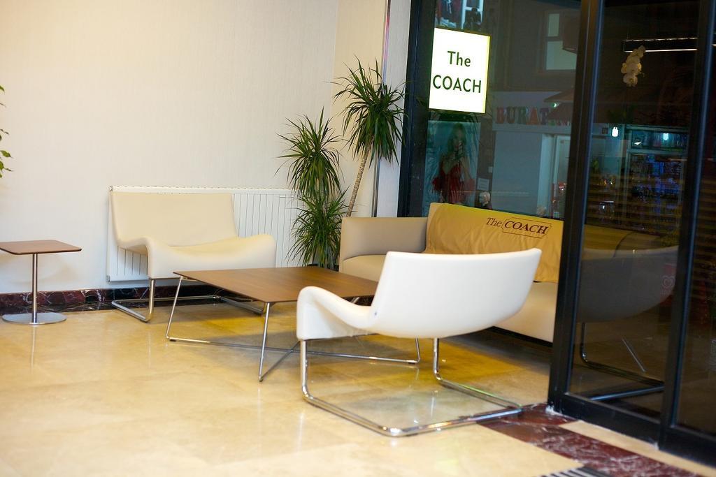 The Coach Hotel Istanbul Exterior photo
